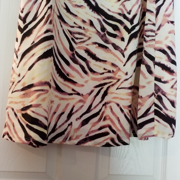 KENDALL & KYLIE Patterned Skirt. Nature, Watercolor, Abstract Inspired. NEW NWT - Picture 10 of 14